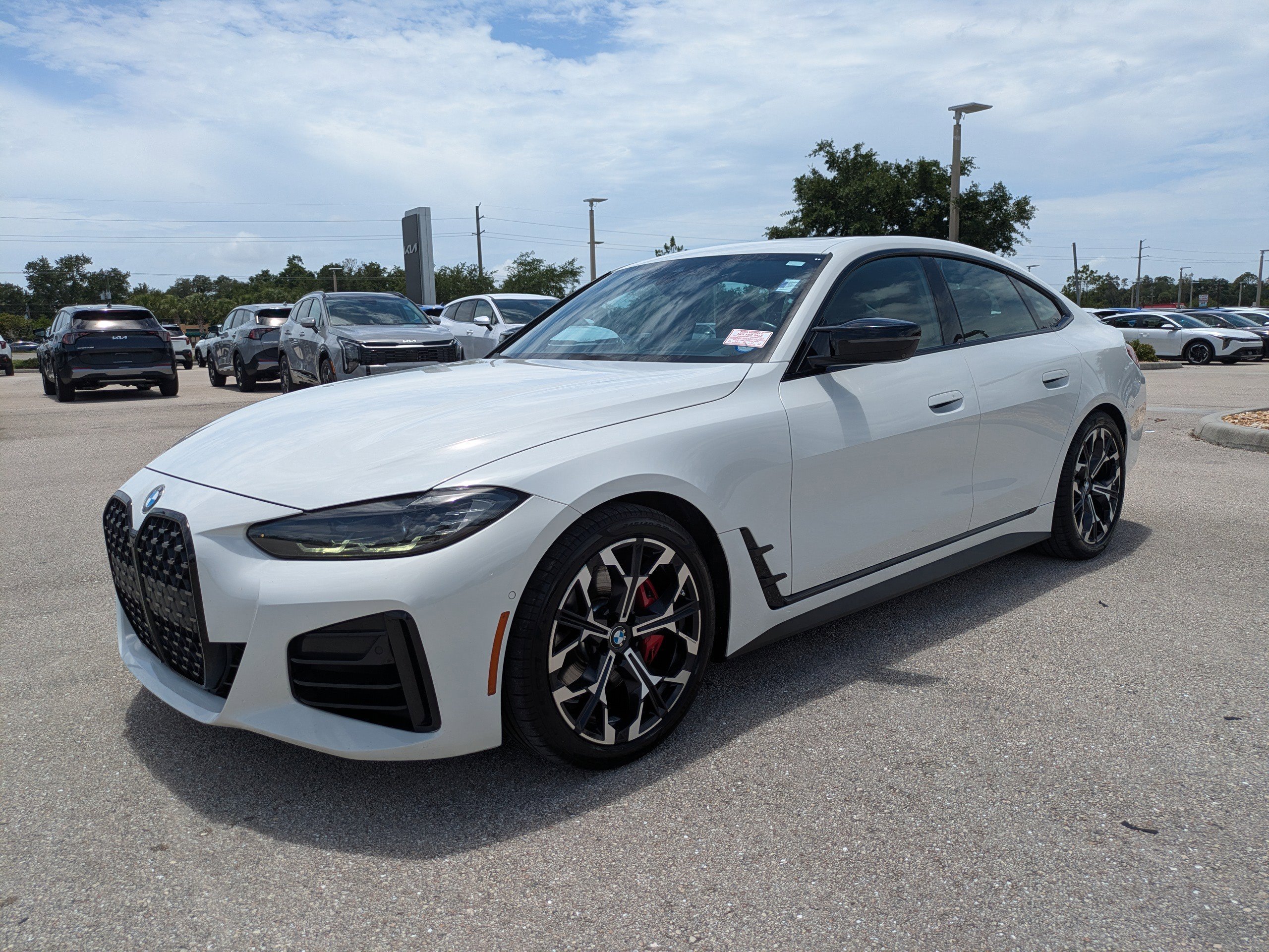 Used 2023 Alpine White BMW M440i image 8
