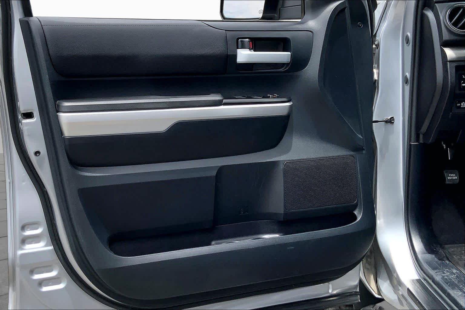 Used 2015 Silver Sky Metallic Toyota SR5 image 19