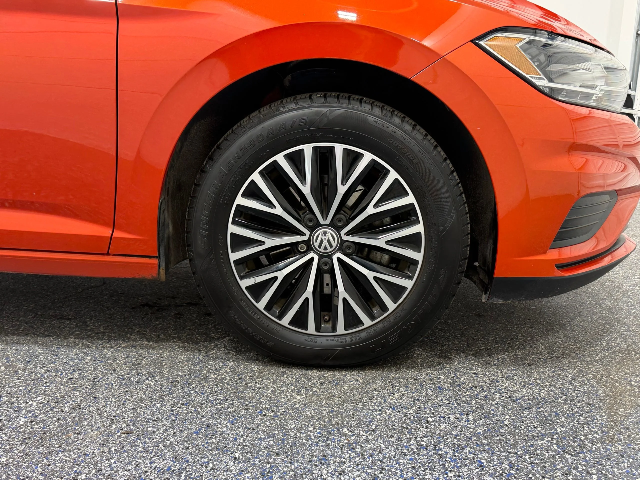 Used 2019 Orange Volkswagen 1.4T SE image 14