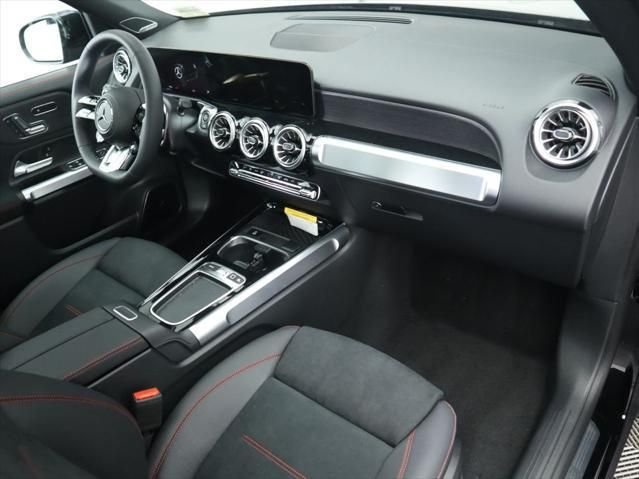 2026 Mercedes-Benz GLB AMG GLB 35 - Photo 18