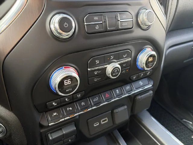 Used 2021 Red GMC AT4 image 19