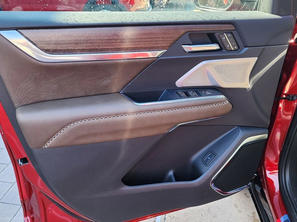 2026 GMC Acadia Denali Ultimate - Photo 13