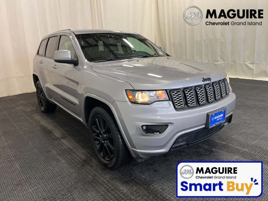 Used 2019 Billet Silver Metallic Clearcoat Jeep Altitude image 35