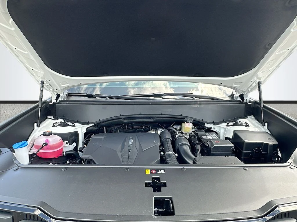 New 2027 Glacial White Pearl Kia X-Line EX image 32