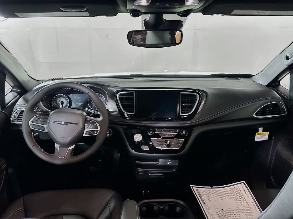 2026 Chrysler Pacifica Select - Photo 12