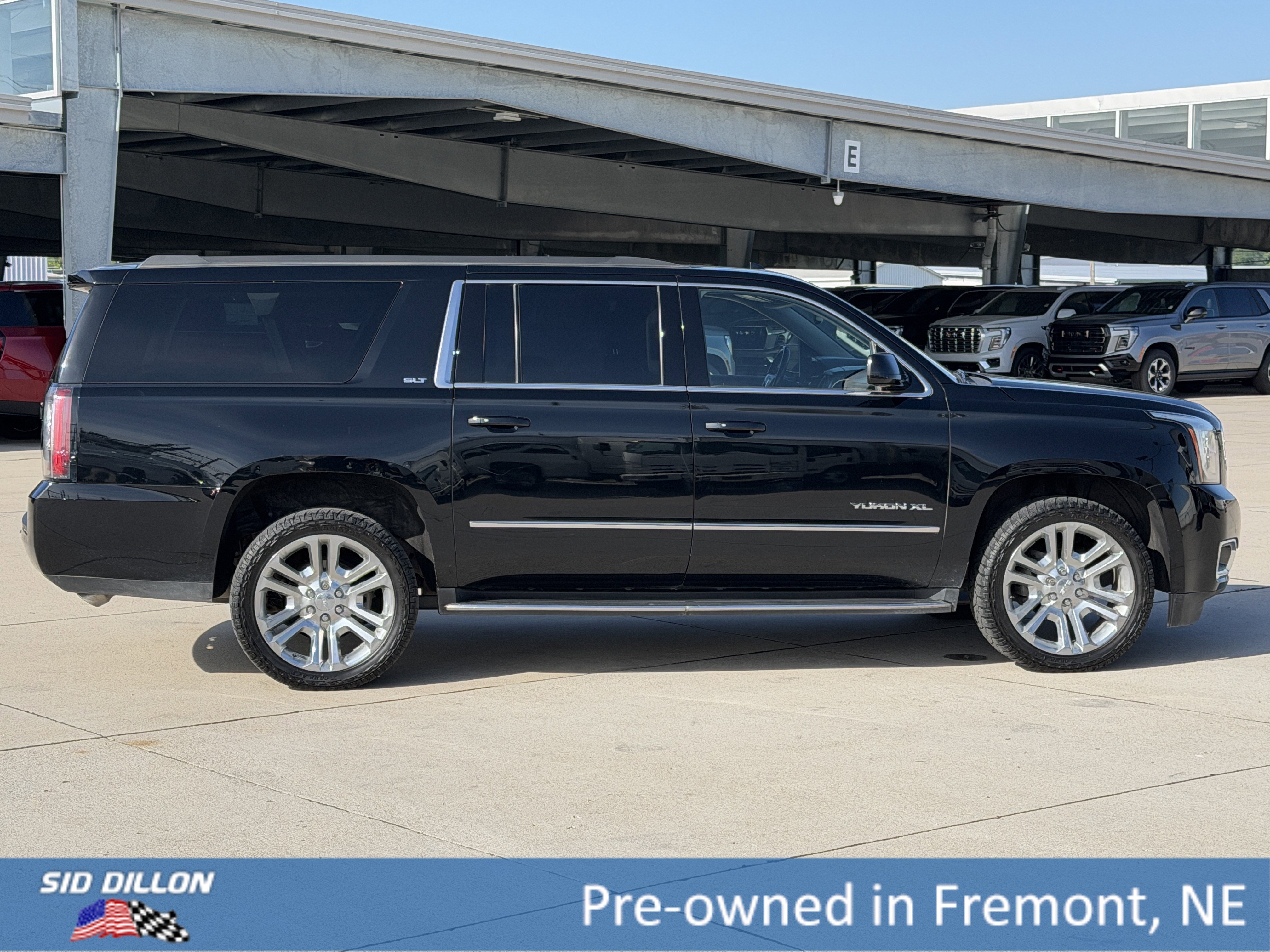 Used 2018 ONYX BLACK GMC SLT image 3
