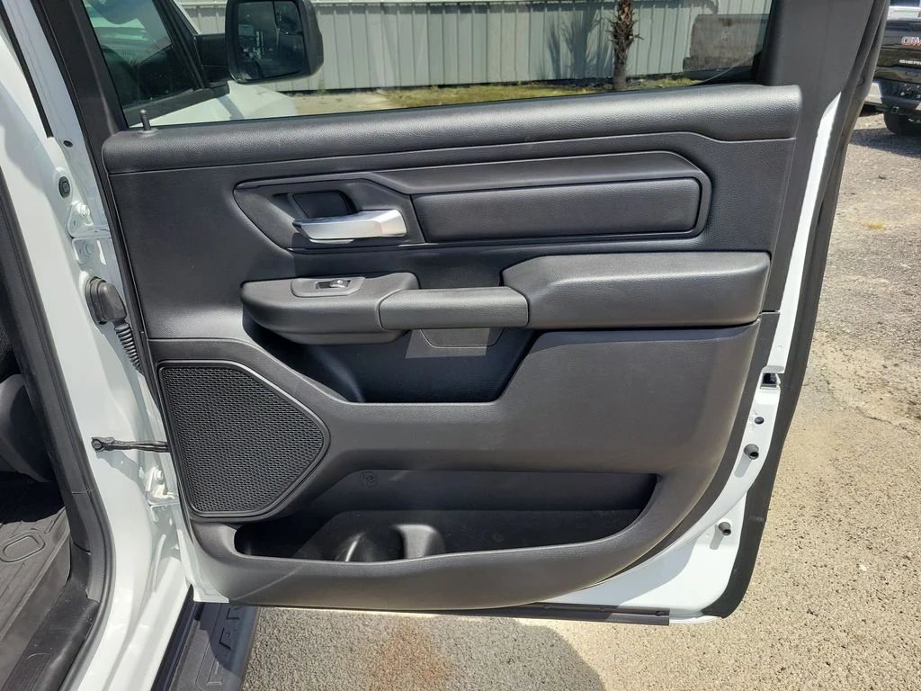 New 2026 Bright White Clearcoat RAM Tradesman image 29