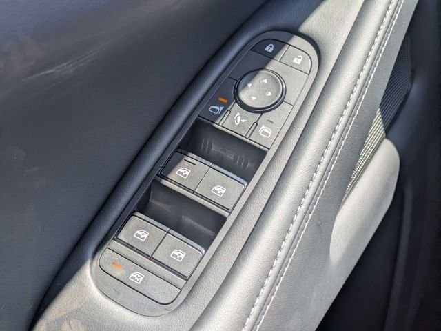 New 2027 White INFINITI PURE image 25