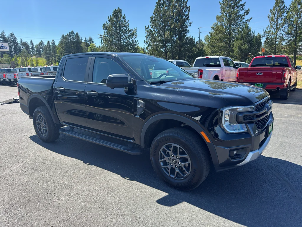 Used 2025 Shadow Black Ford XLT image 8