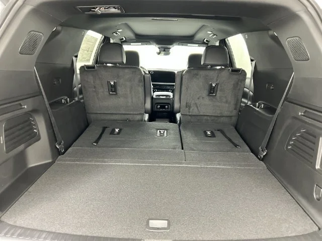 New 2027 Summit White Chevrolet LT image 7