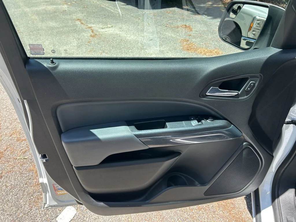 Used 2020 White Chevrolet Z71 image 13
