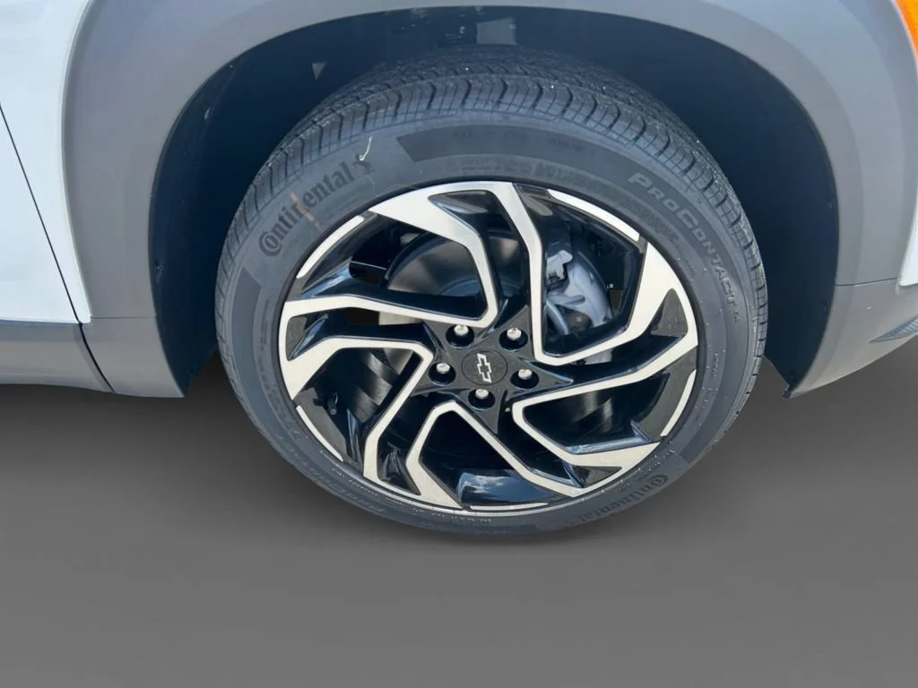 New 2026 Iridescent Pearl Tricoat Chevrolet RS image 15