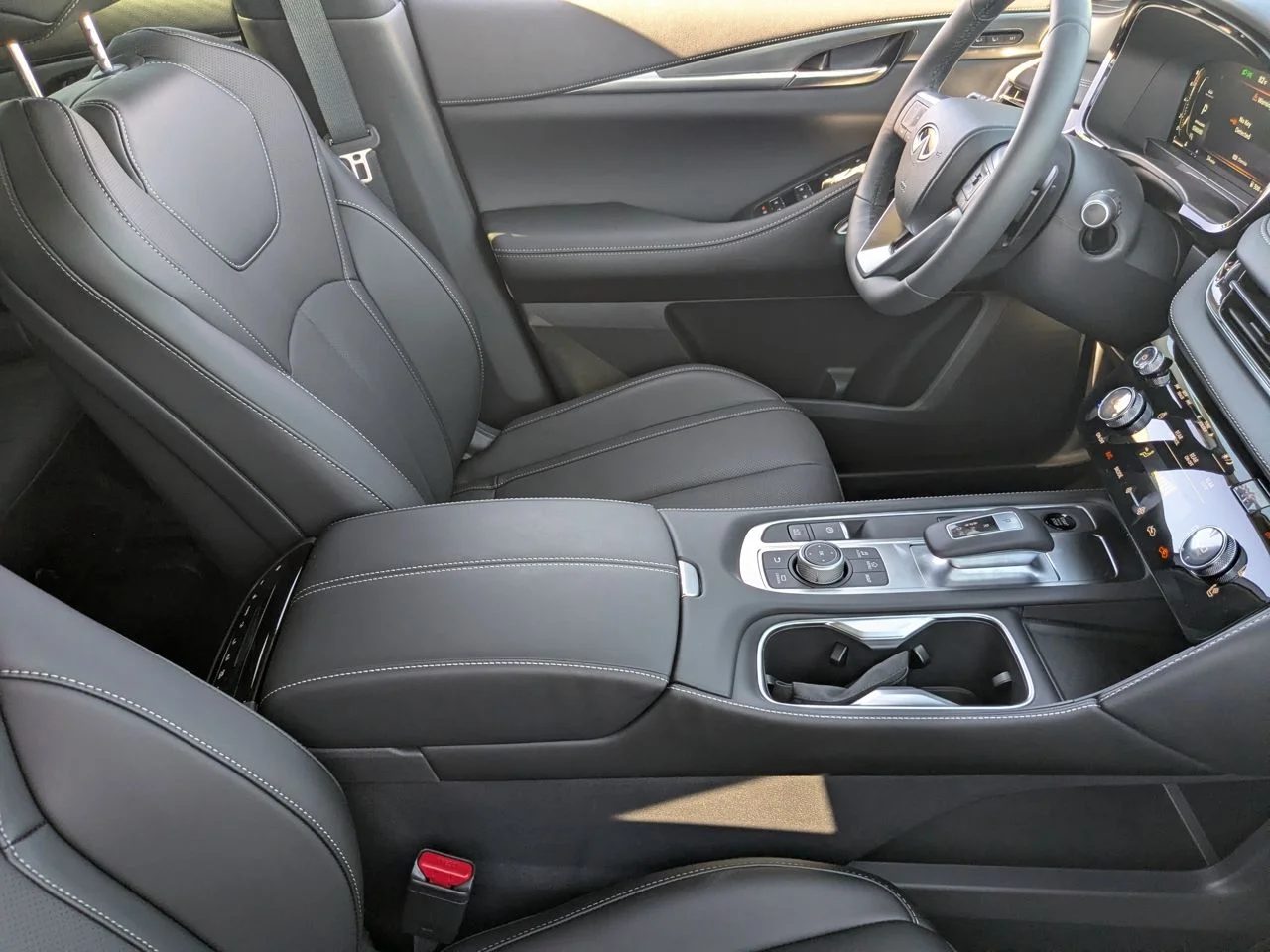 Certified Used 2026 Graphite Shadow INFINITI Luxe image 30