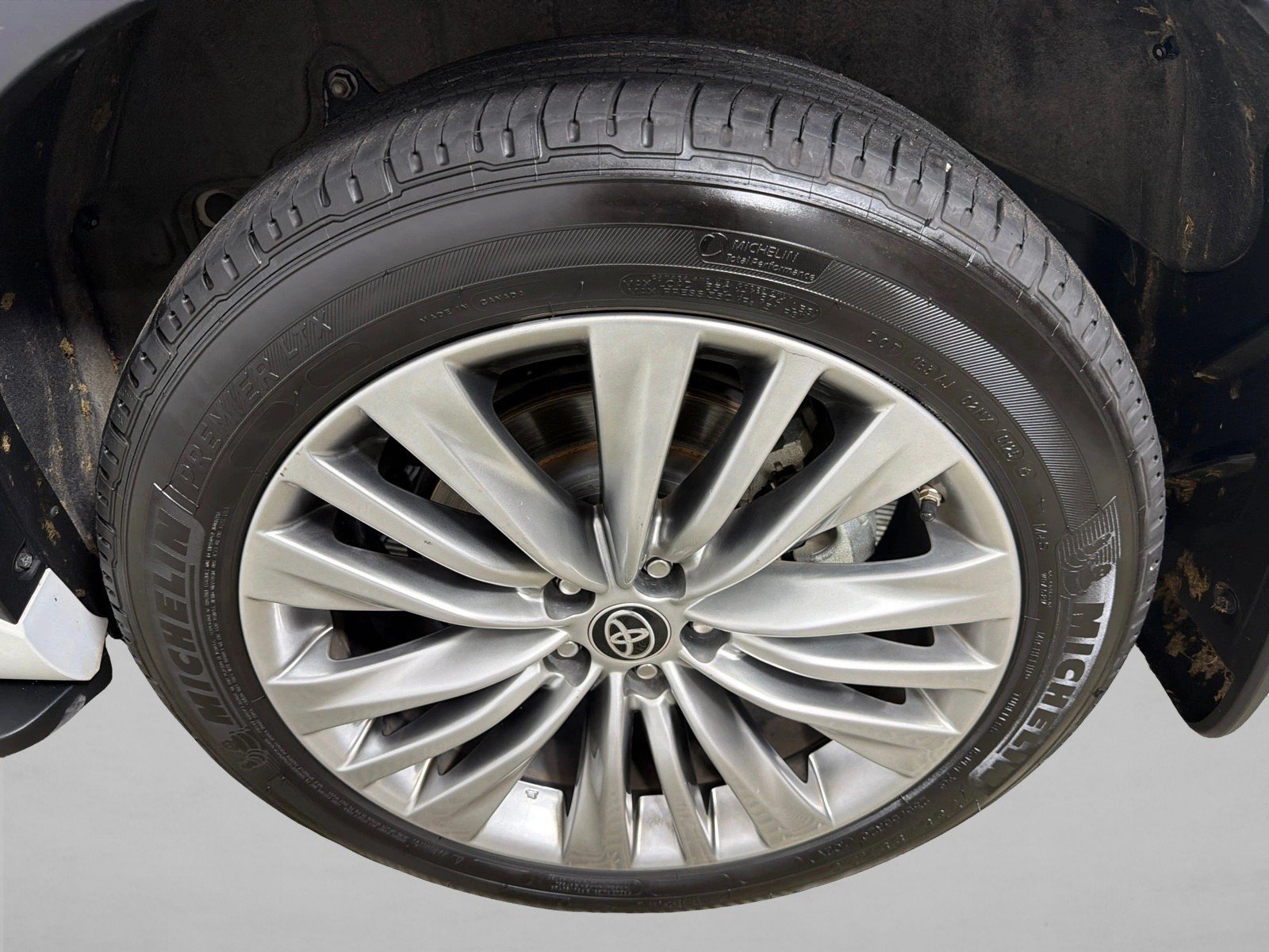 Used 2024 Wind Chill Pearl Toyota Platinum image 22
