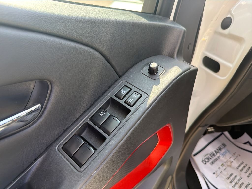 Used 2025 White Nissan PRO-4X image 11