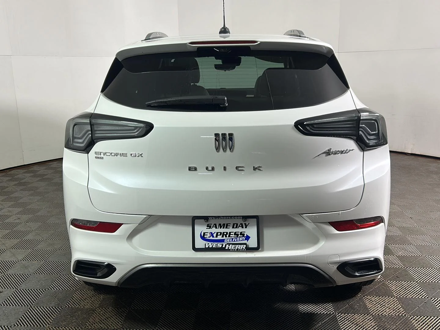 Used 2024 White Frost Tricoat Buick Avenir image 7