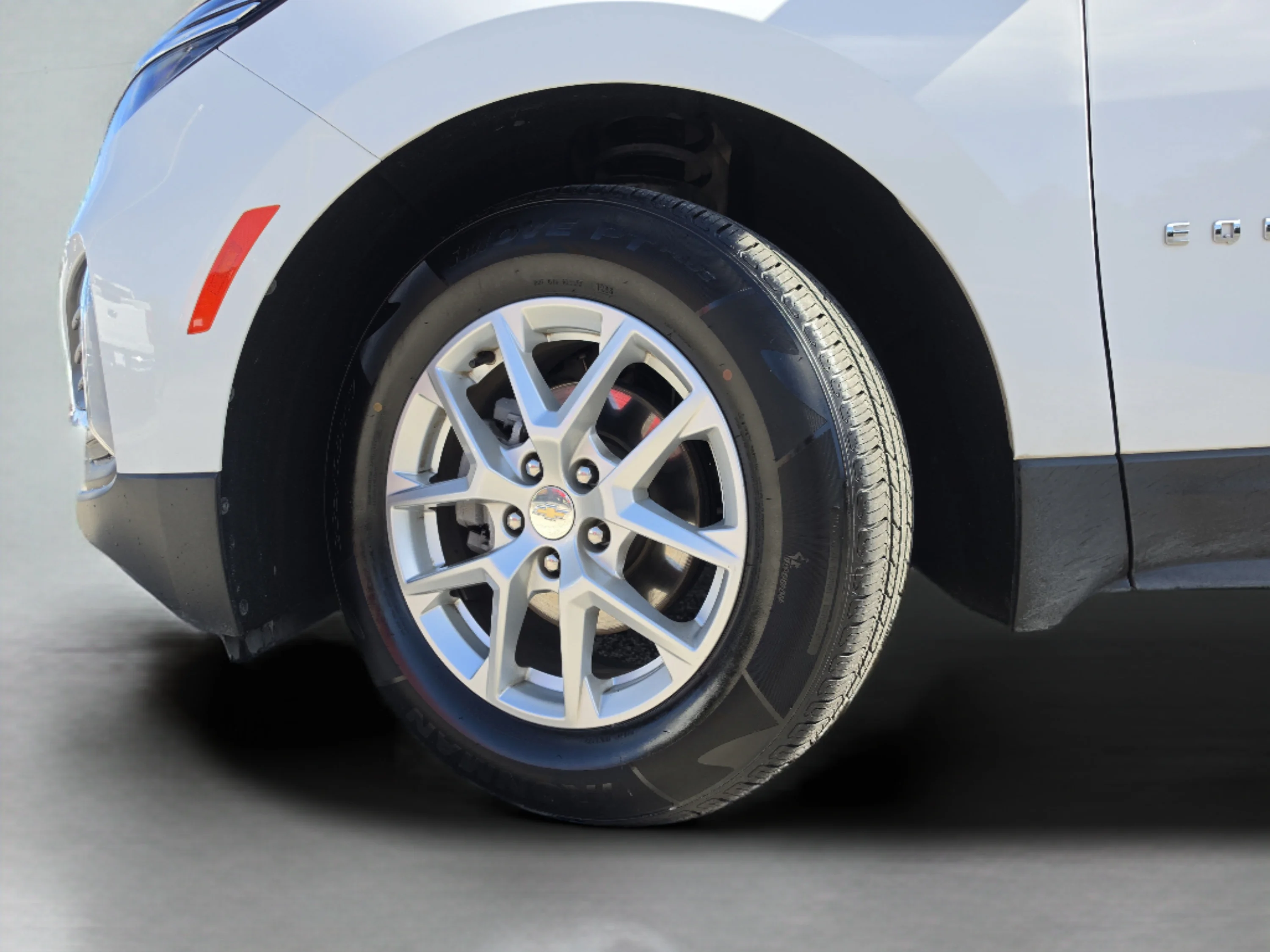 Used 2024 Summit White Chevrolet LT image 39