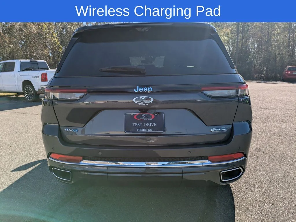 Used 2022 Gray Jeep Overland 4xe image 5