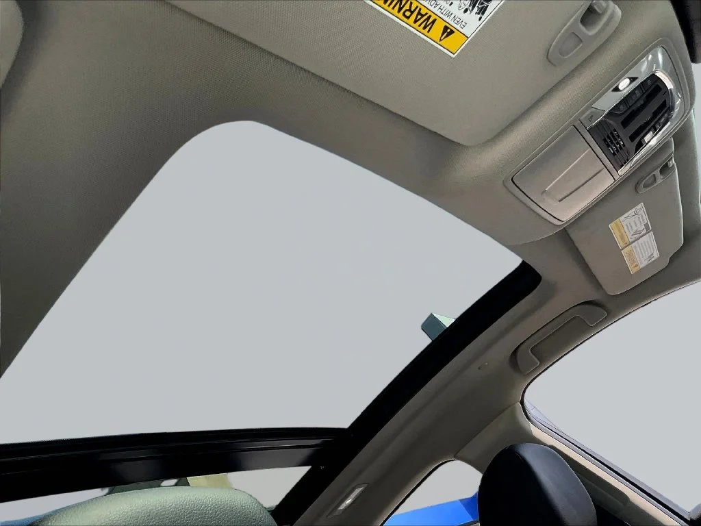 Used 2023 Platinum White Pearl Acura Base image 26