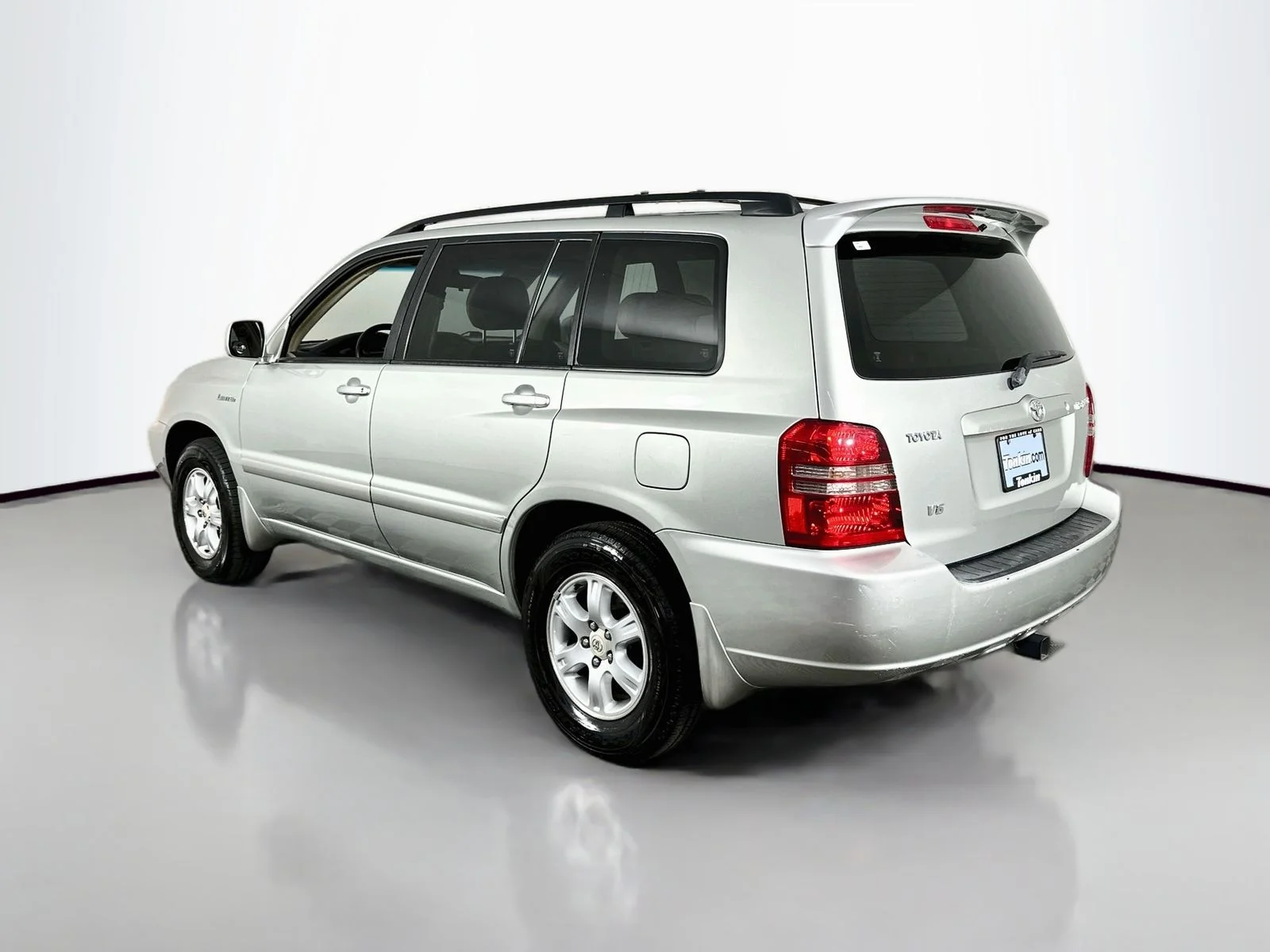 Used 2003 Millennium Silver Metallic Toyota Limited image 5