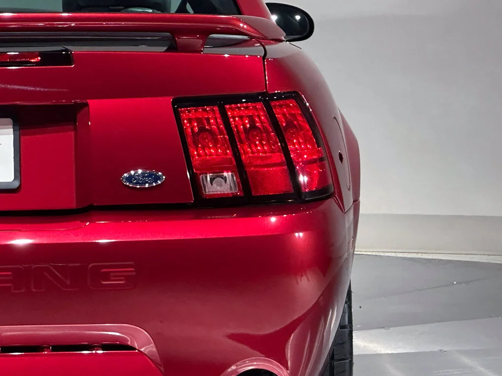 Used 2004  Ford GT image 8
