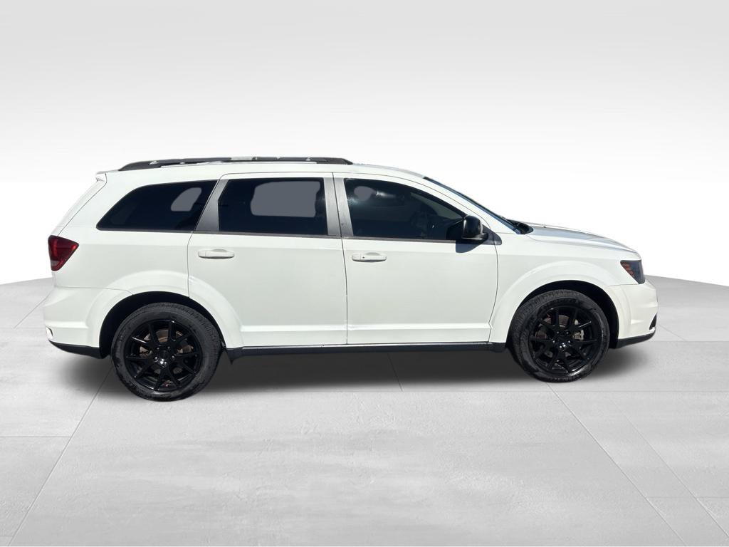 Used 2017 White Dodge SXT image 23