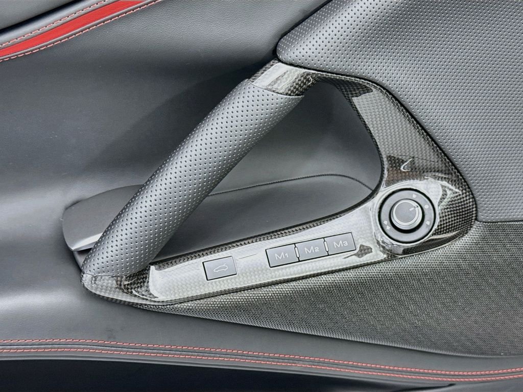 Used 2022  Ferrari Base image 28