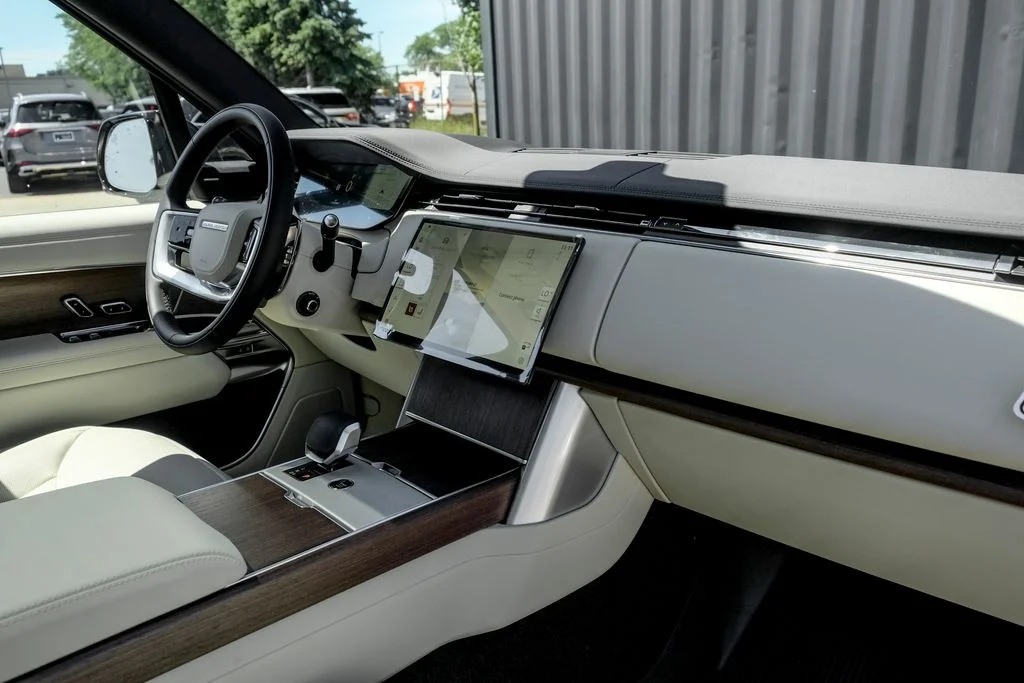 New 2026 Batumi Gold Land Rover SE image 23