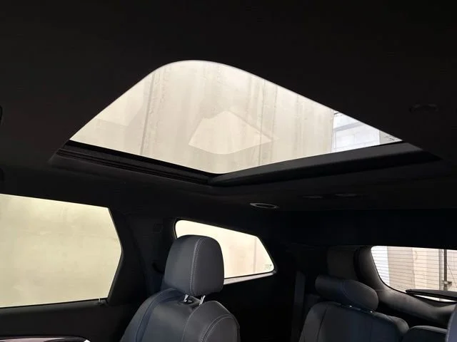 Used 2023 Sage Metallic Buick Essence image 34
