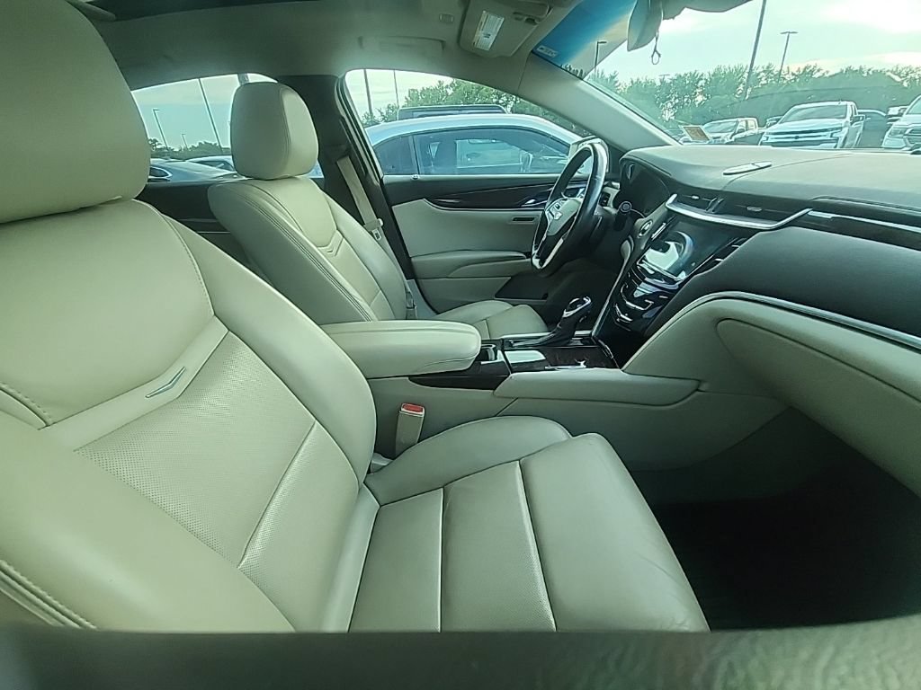 Used 2016 SILVER COAST METALLIC Cadillac Luxury Collection image 4