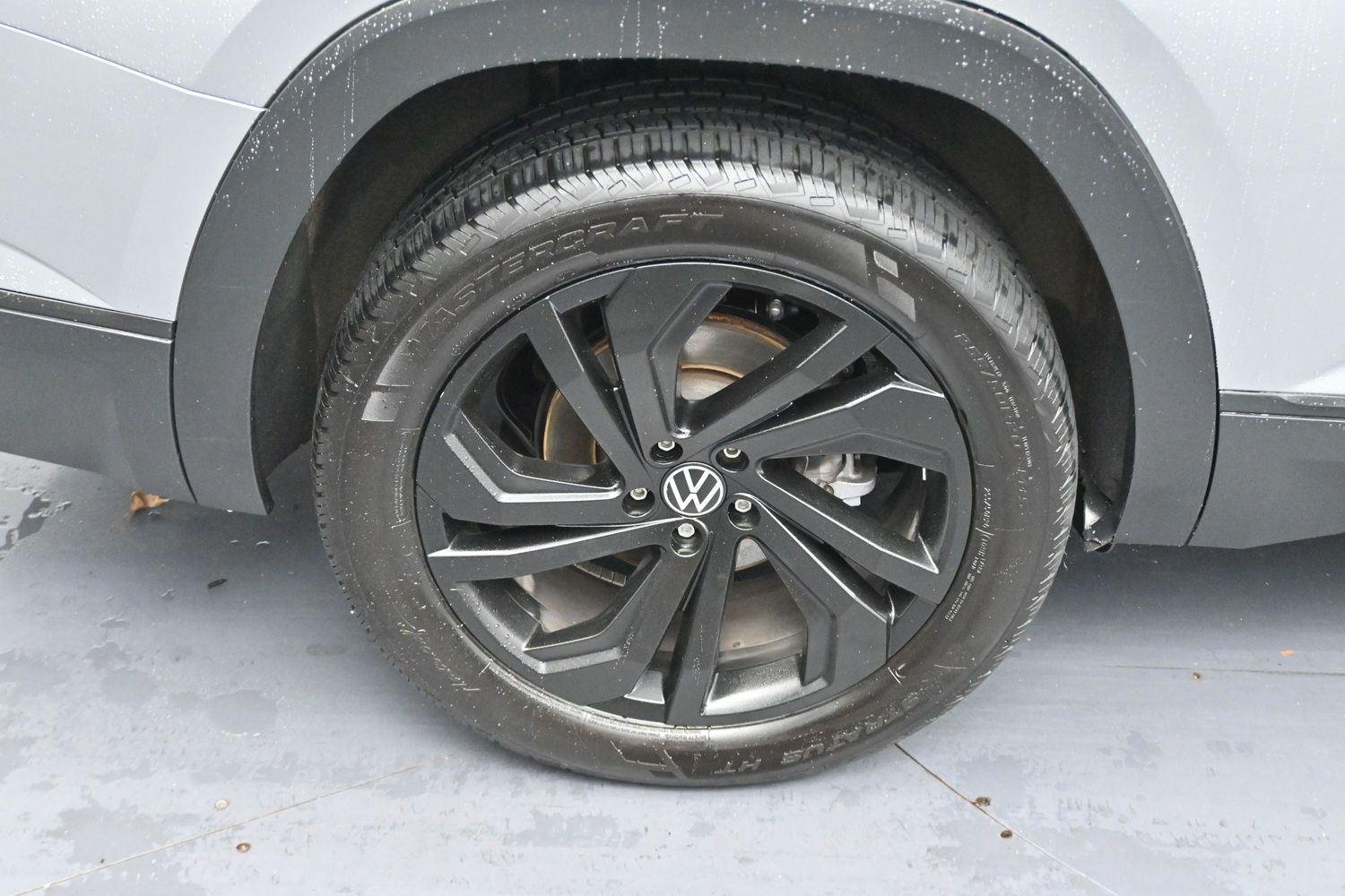 Used 2022 Pyrite Silver Metallic Volkswagen 2.0T SE w/Technology image 37
