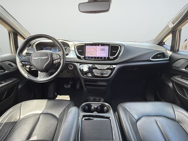 Used 2021 White Chrysler Touring L image 17