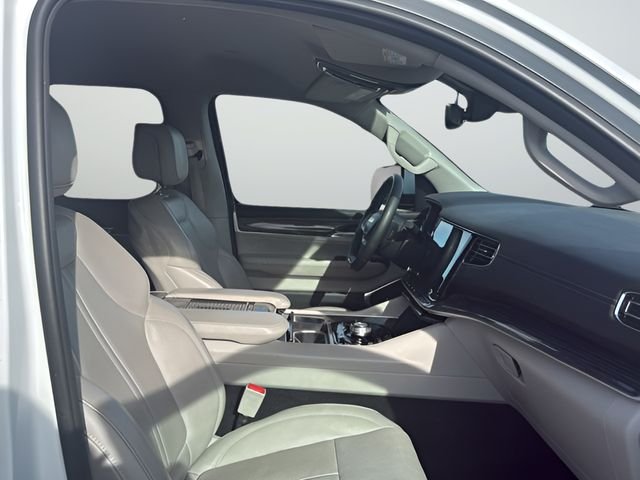 Used 2022 White Jeep Series III image 15