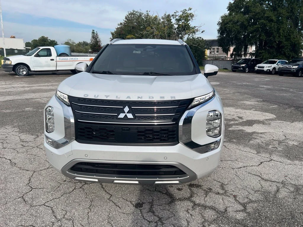 Used 2024 White Mitsubishi SEL image 8