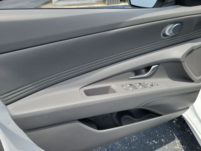 2026 Hyundai Elantra SEL Sport - Photo 15