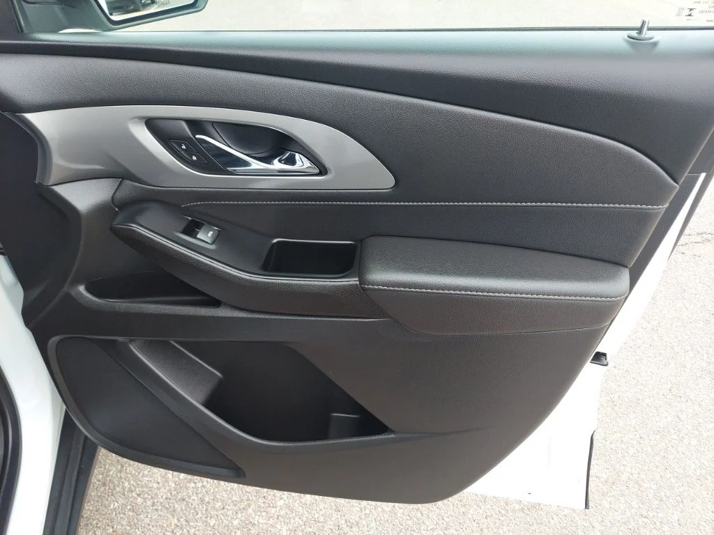 Used 2023 White Chevrolet LT Leather image 34
