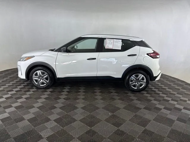Used 2023 White Nissan S image 8