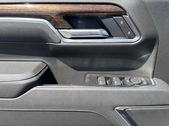 New 2026 Summit White GMC SLE image 12
