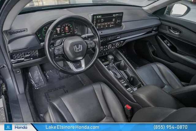 Used 2025 Meteorite Gray Metallic Honda Touring image 17