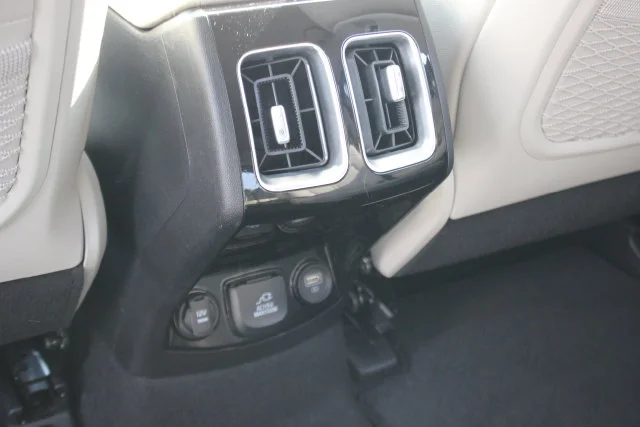 Used 2023 White Kia SX Prestige image 28