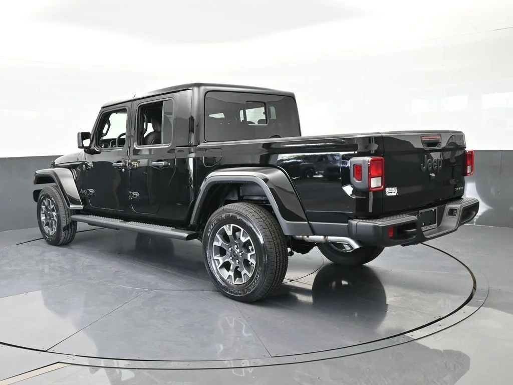 New 2026 Black Clear-Coat Exterior Paint Jeep Sahara image 4