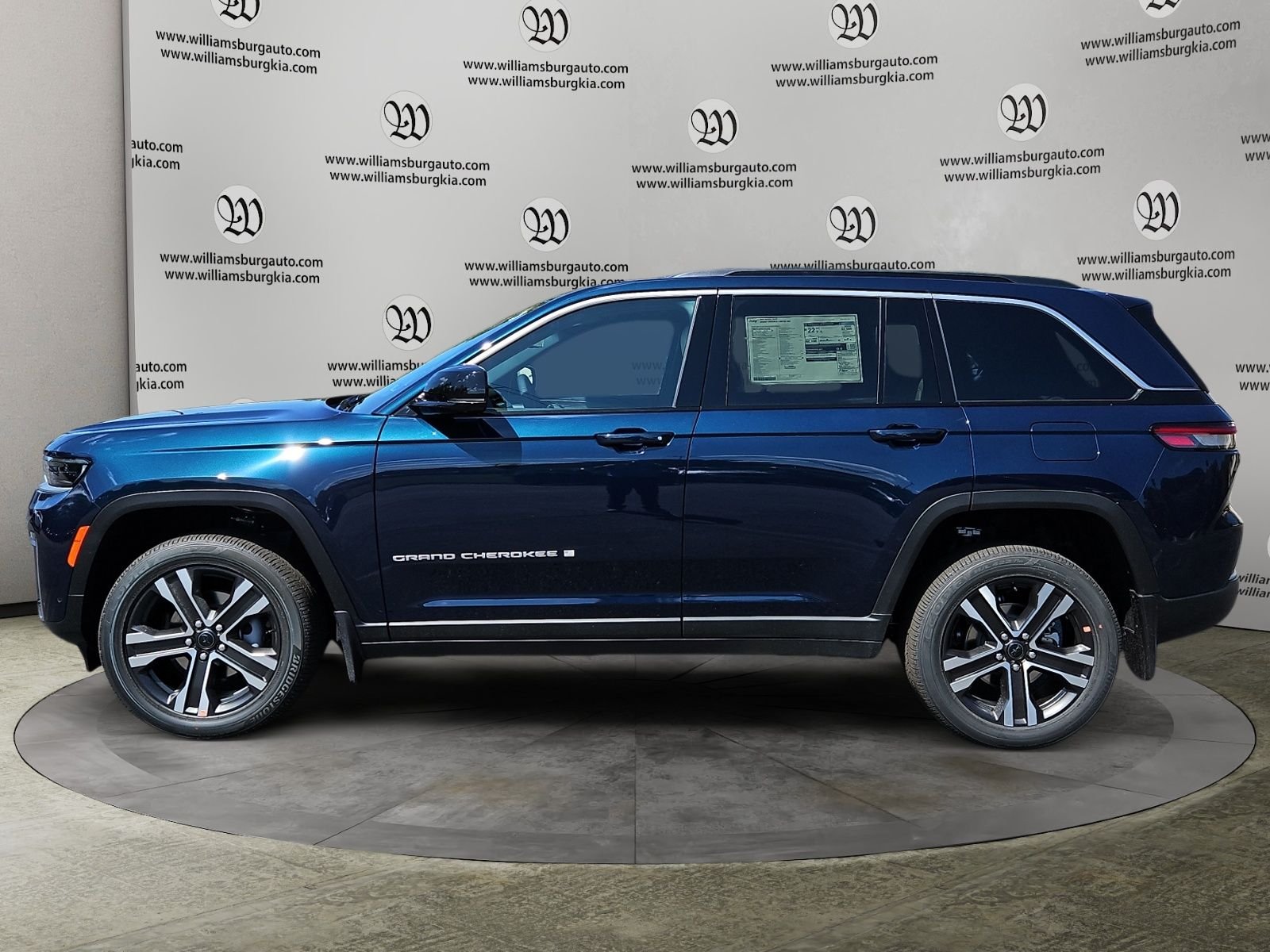 New 2027 Fathom Blue Pearlcoat Jeep Limited image 2