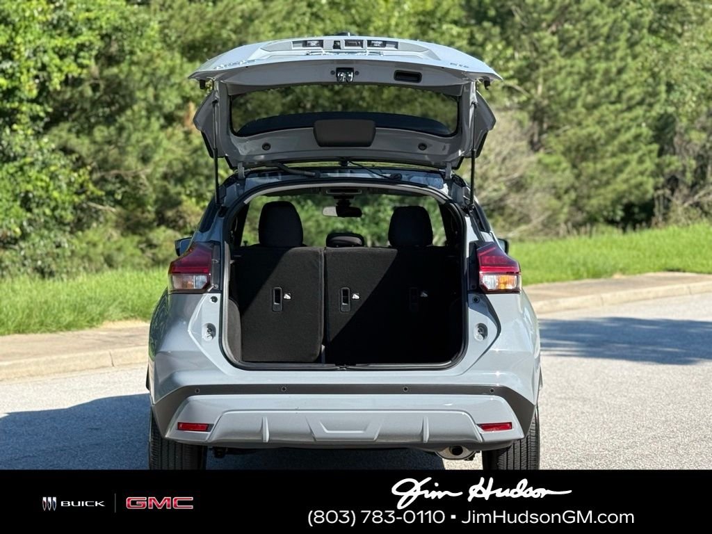 Used 2024 Gray Nissan SR image 16