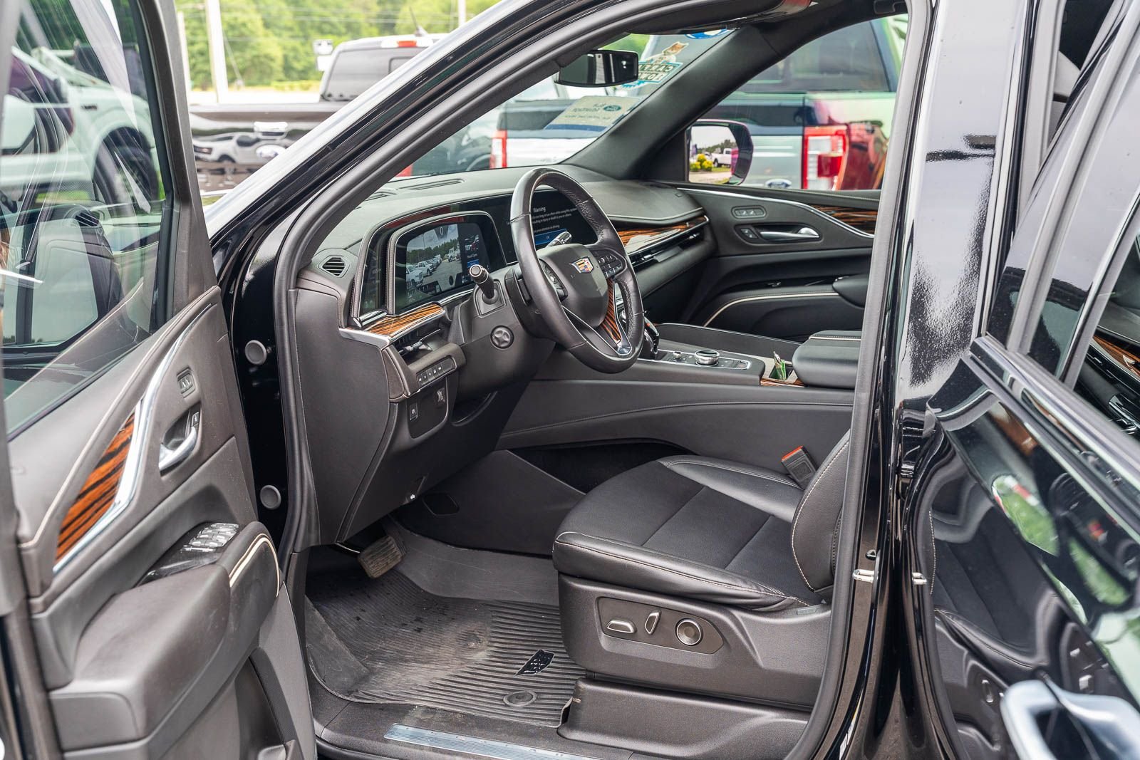 Used 2024 Black Cadillac Luxury image 19