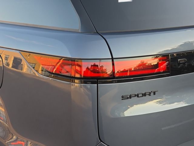 New 2026 Varesine Blue Land Rover Dynamic SE image 23