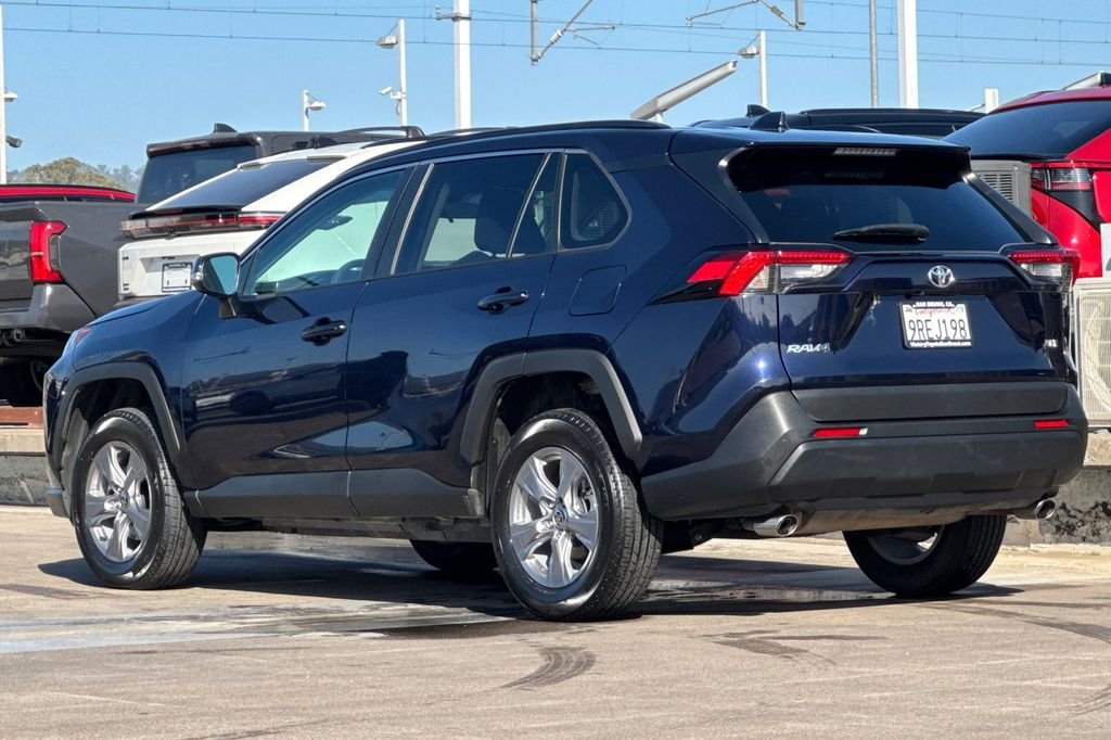 Used 2025  Toyota XLE image 6