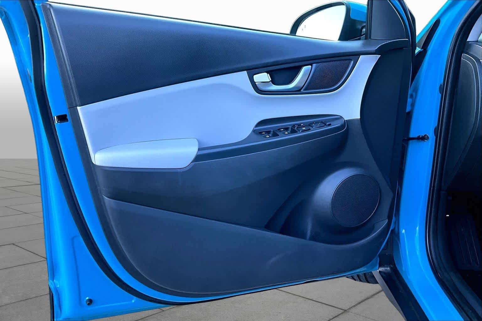 Used 2022 Teal Isle Hyundai SEL image 21