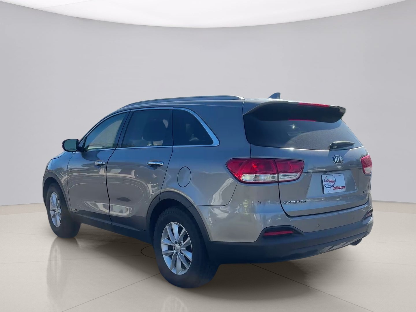Used 2016 Grey Kia LX image 3