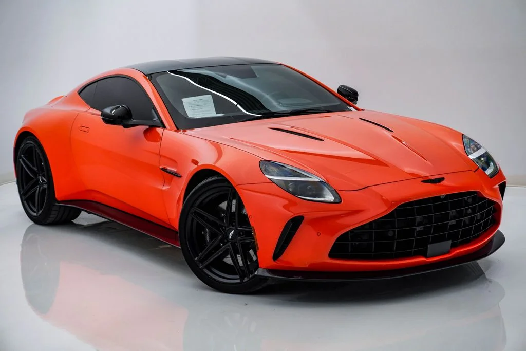 Aston 3　その他オマケ Pre-Owned 2025 Aston Martin Vantage Coupe 2D Coupe in Downers