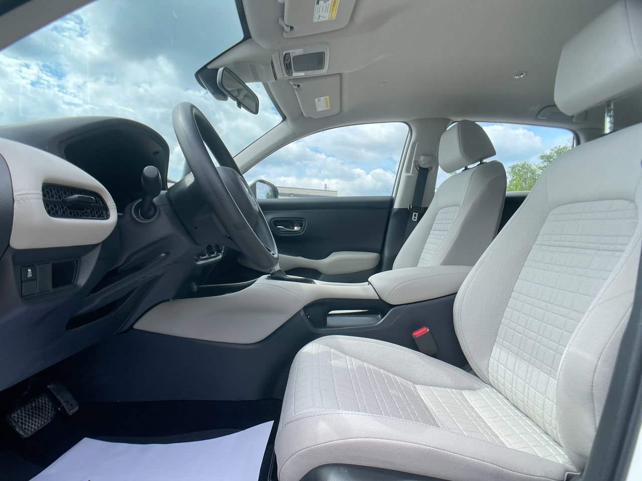 Used 2024 Platinum White Pearl Honda 5DR AWD LX image 11